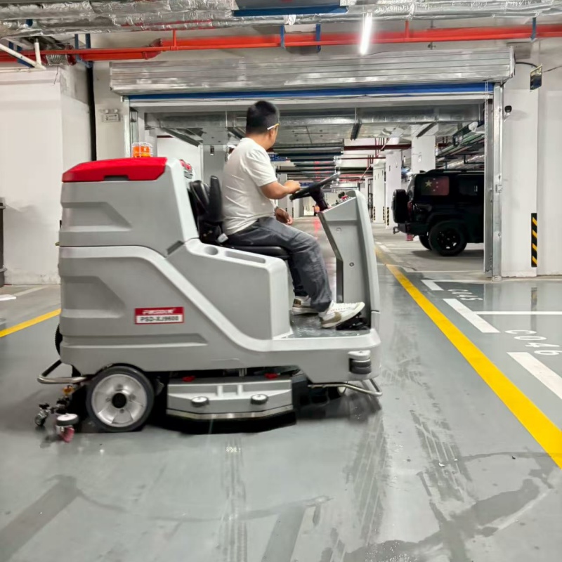 Automatic cleaning equipment for epoxy floor surface